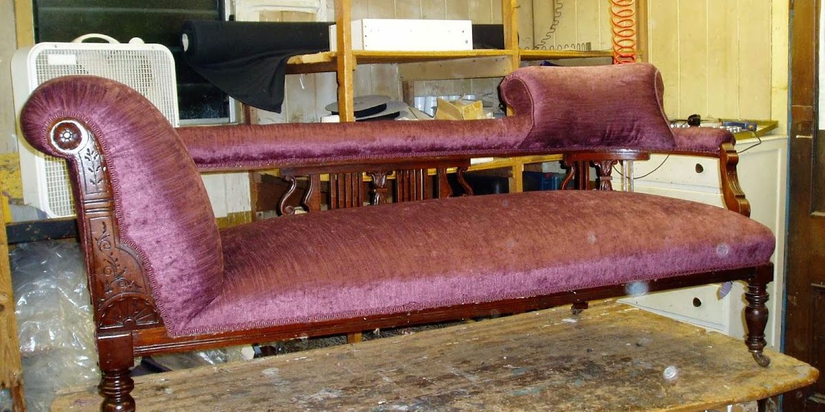 H S Mogg & Son MASTER UPHOLSTERERS