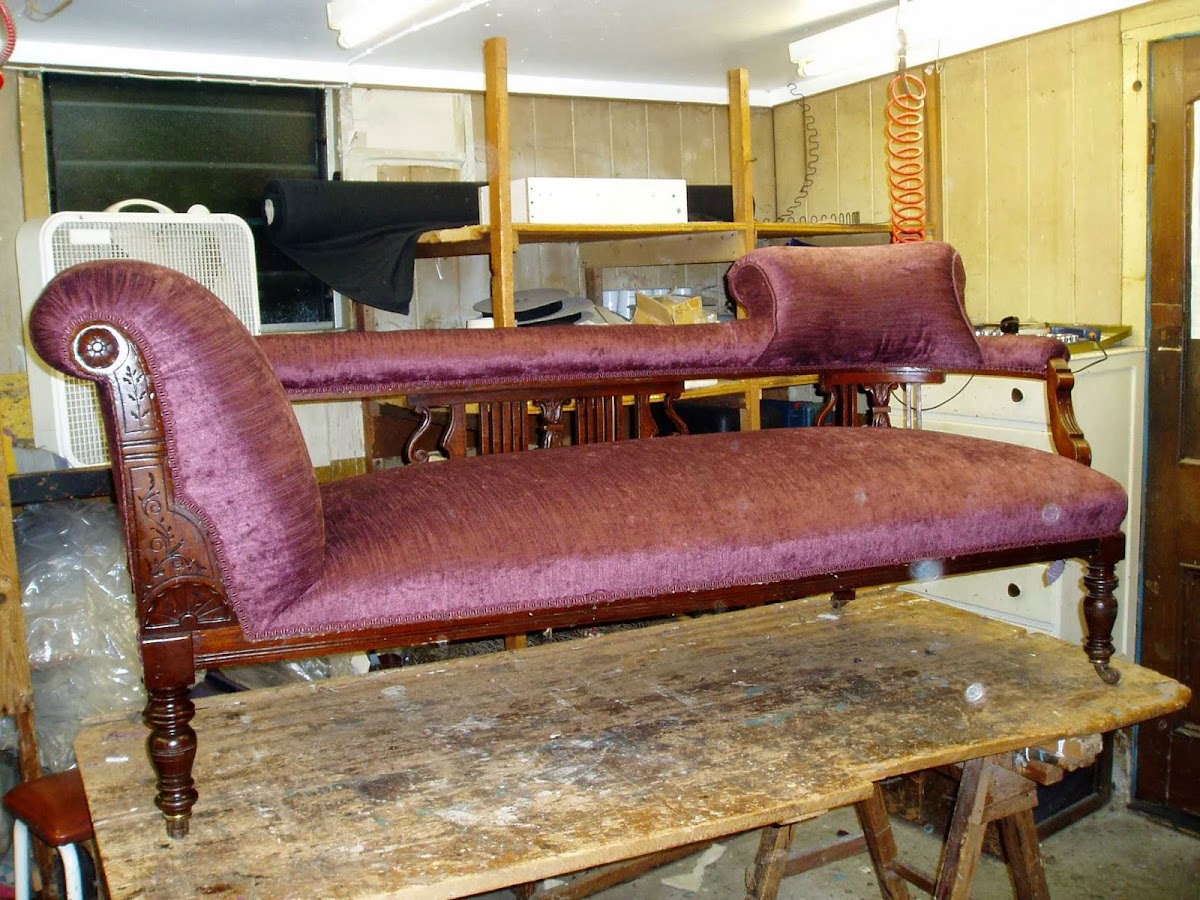 H S Mogg & Son MASTER UPHOLSTERERS