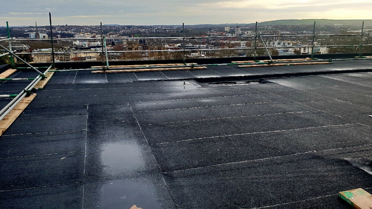Hunt’s Roofing