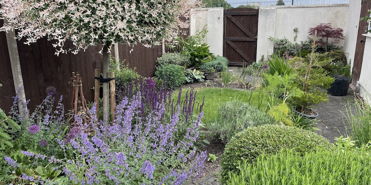 R Foxley Gardening Services