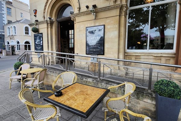 Sass Cafe & Bar