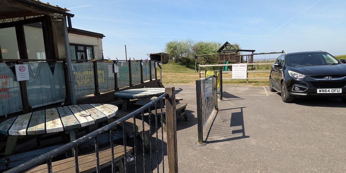 Sundowner Beach Bar at Beachside Holiday Park