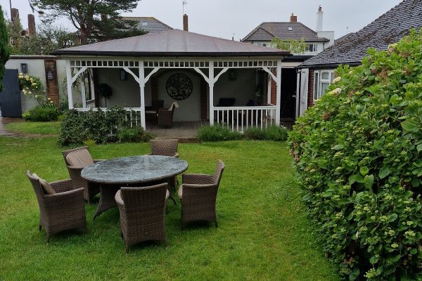 Beachlands Hotel