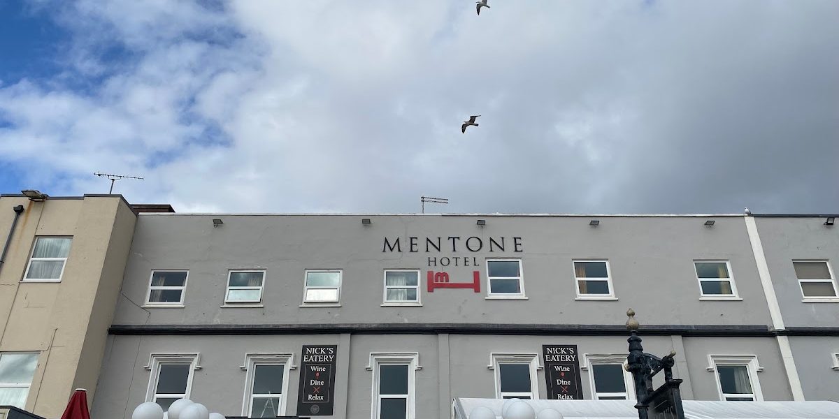 Bay view rooms at Mentone Hotel