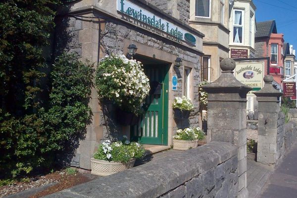 Lewinsdale Lodge