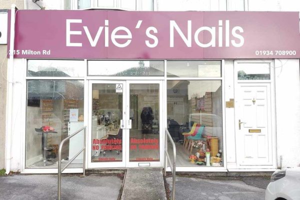 Evie’s Nails