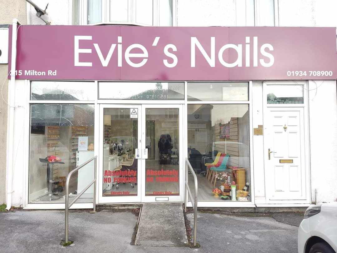 Evie’s Nails