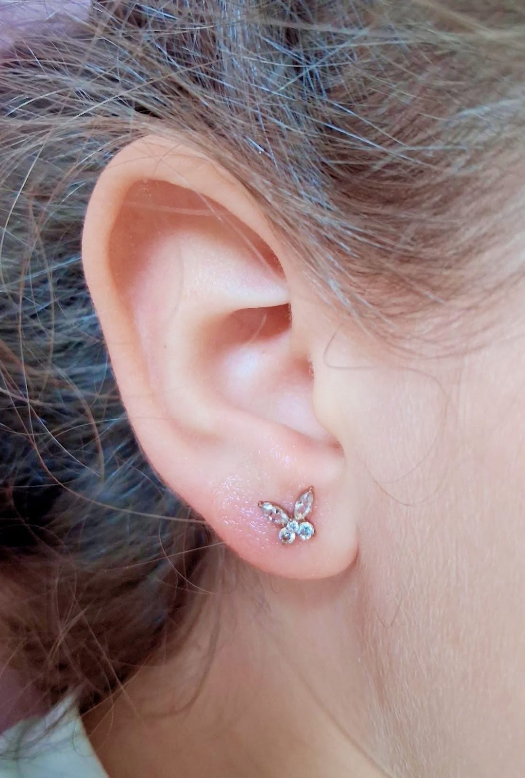 Posh holes body piercing Booked Appointments Only