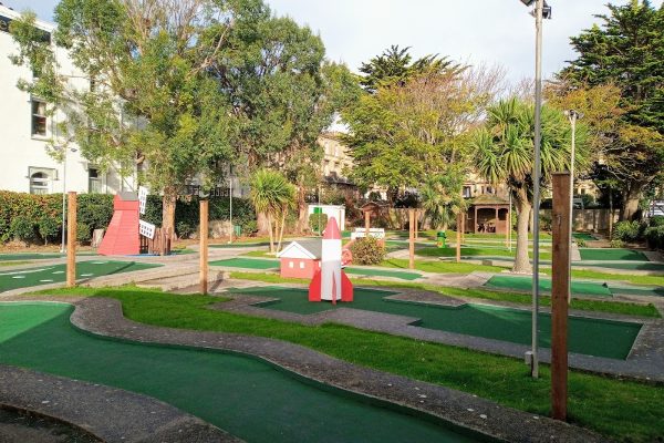 Crazy Hills Putting