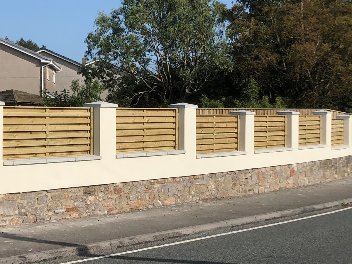 Banfield fencing and Landscaping