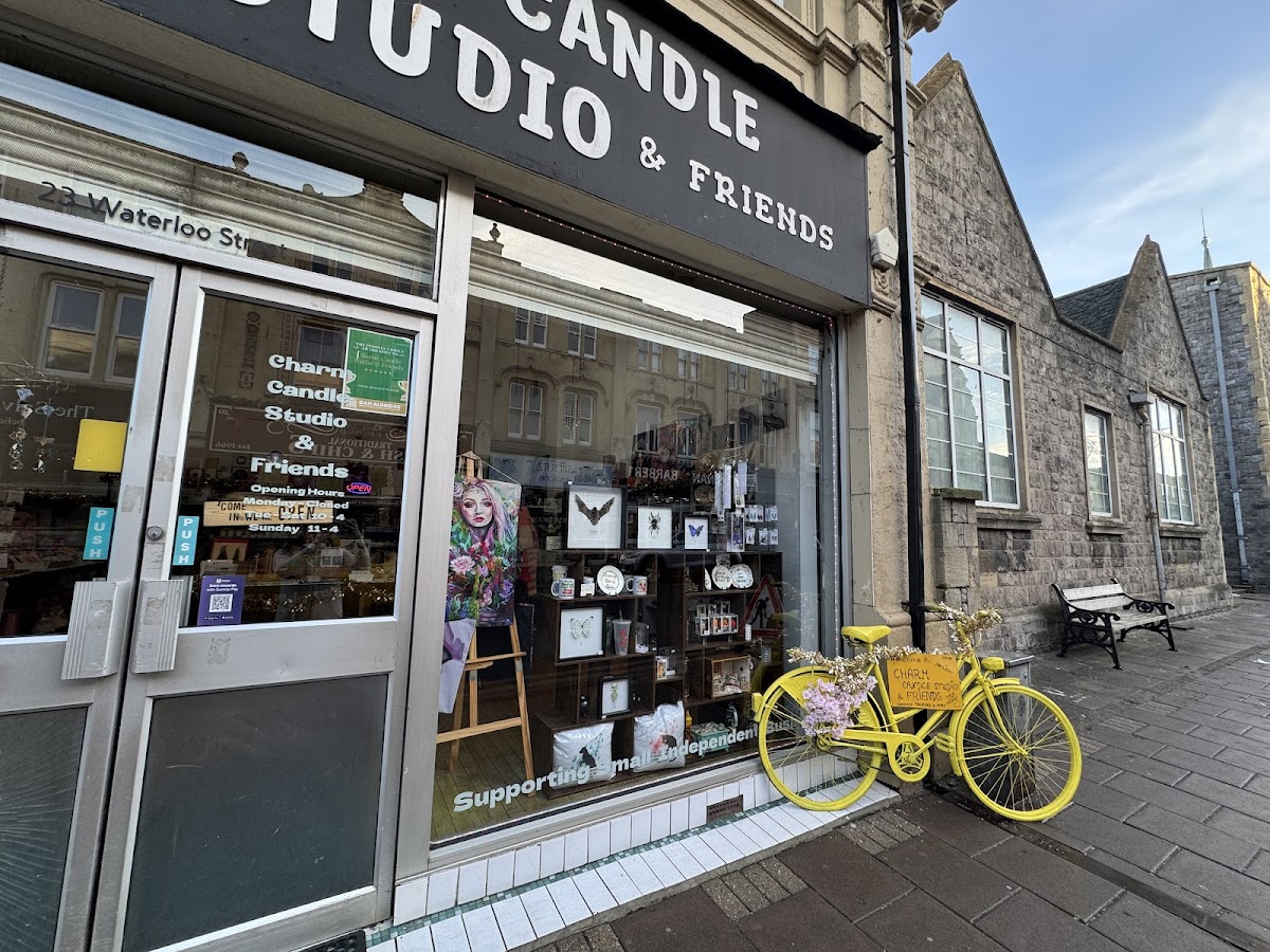 CHARM CANDLE STUDIO & FRIENDS
