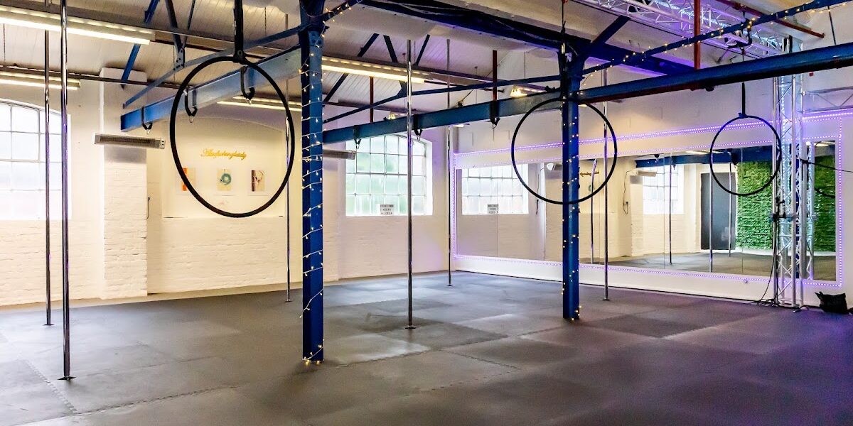 Momentum Pole & Aerial