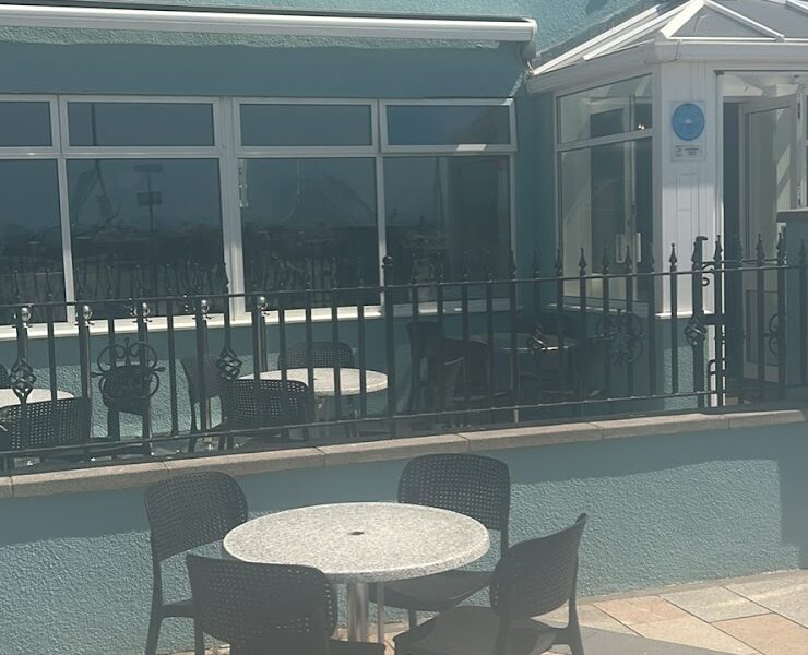 Roroma Cafe bar & Restaurant