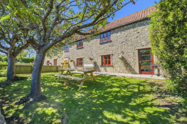 Norton Court Farm, self-catering cottages
